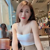 Ảnh Gái Mặc Váy – Nét Đẹp Tự Nhiên Và Quyến Rũ Không Thể Chối Từ Trong Lòng Phố Phường Sôi Động