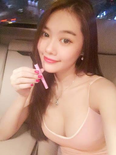 Gai Xinh Mặc Bikini Sexy Xu Hướng Thời Trang Biển Hè Làm Say Đắm Lòng Người